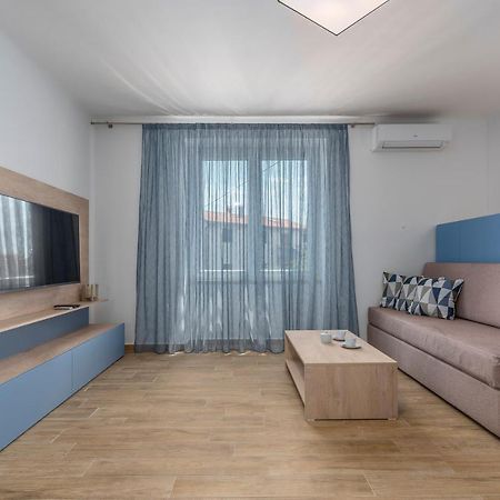 Apartmani Nena I Ilka พูลา ภายนอก รูปภาพ